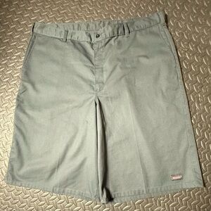 Dickies Men's Grey Loose Fit Flat Front Work Shorts Size 42